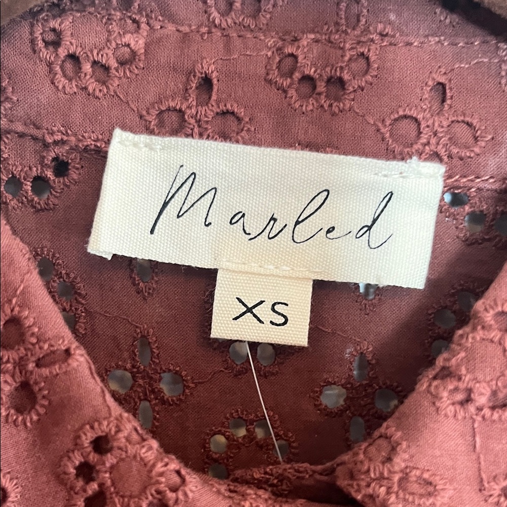 Marled Eyelet Button-Up Blouse - Picture 2 of 7